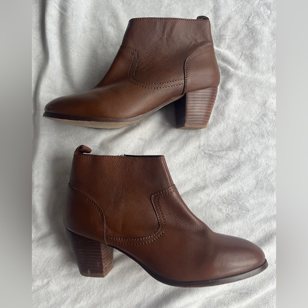 Women’s short leather booties. Size 10